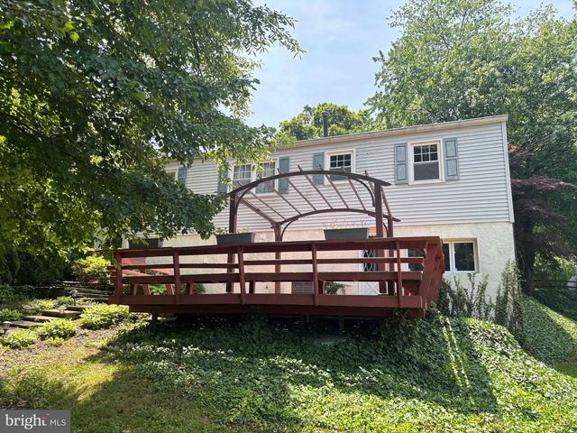 303 OVERLOOK AVE, Willow Grove, PA 19090