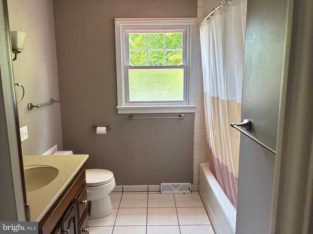 303 OVERLOOK AVE, Willow Grove, PA 19090