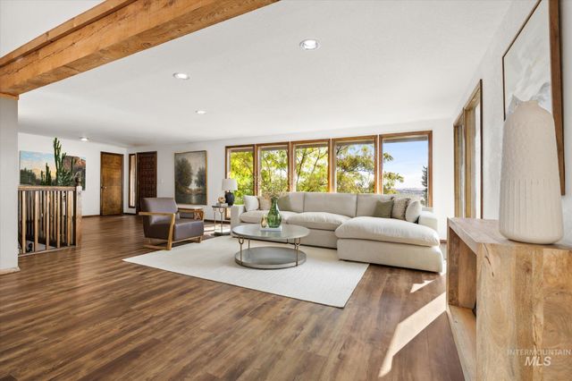 2199 S Ridge Point Way, Boise, ID 83712