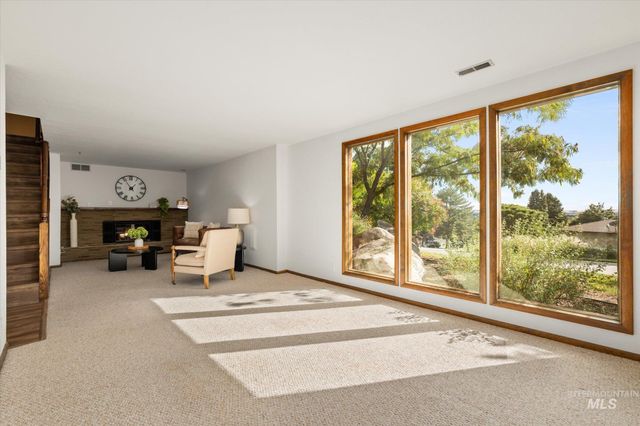 2199 S Ridge Point Way, Boise, ID 83712