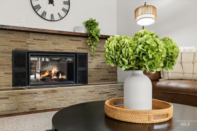 2199 S Ridge Point Way, Boise, ID 83712