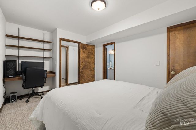 2199 S Ridge Point Way, Boise, ID 83712