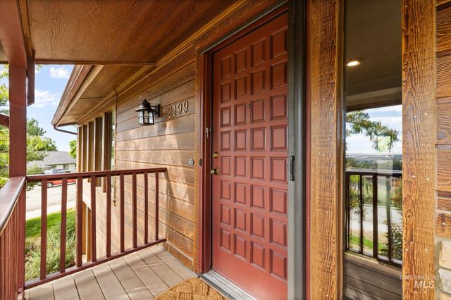 2199 S Ridge Point Way, Boise, ID 83712