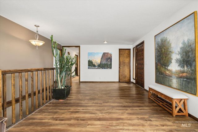 2199 S Ridge Point Way, Boise, ID 83712