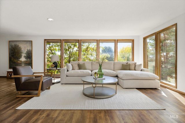 2199 S Ridge Point Way, Boise, ID 83712