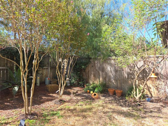 14 Jonquil Place, Tomball, TX 77375