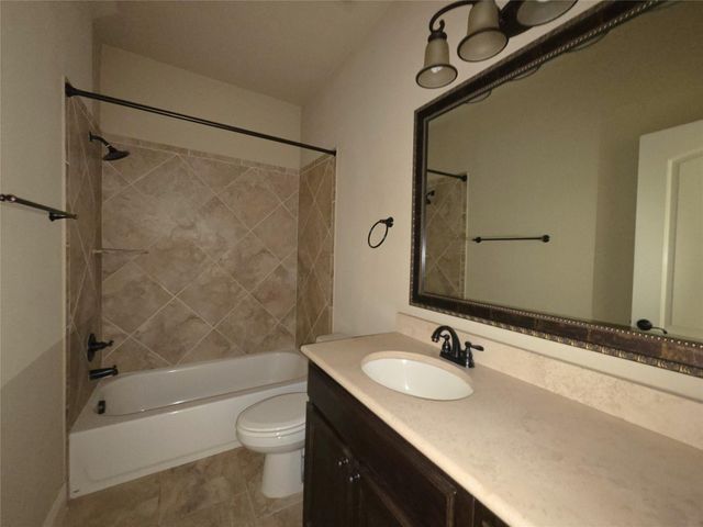 14 Jonquil Place, Tomball, TX 77375