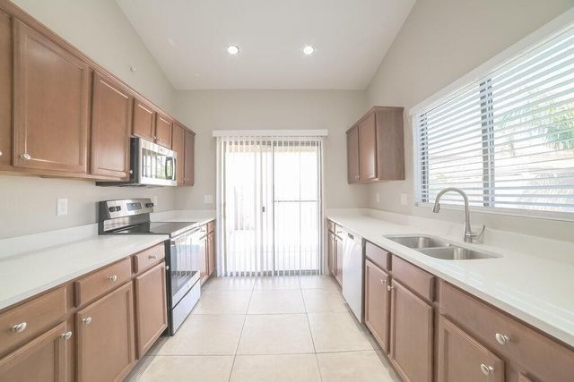 11476 W Madisen Ellise Drive, Surprise, AZ 85378