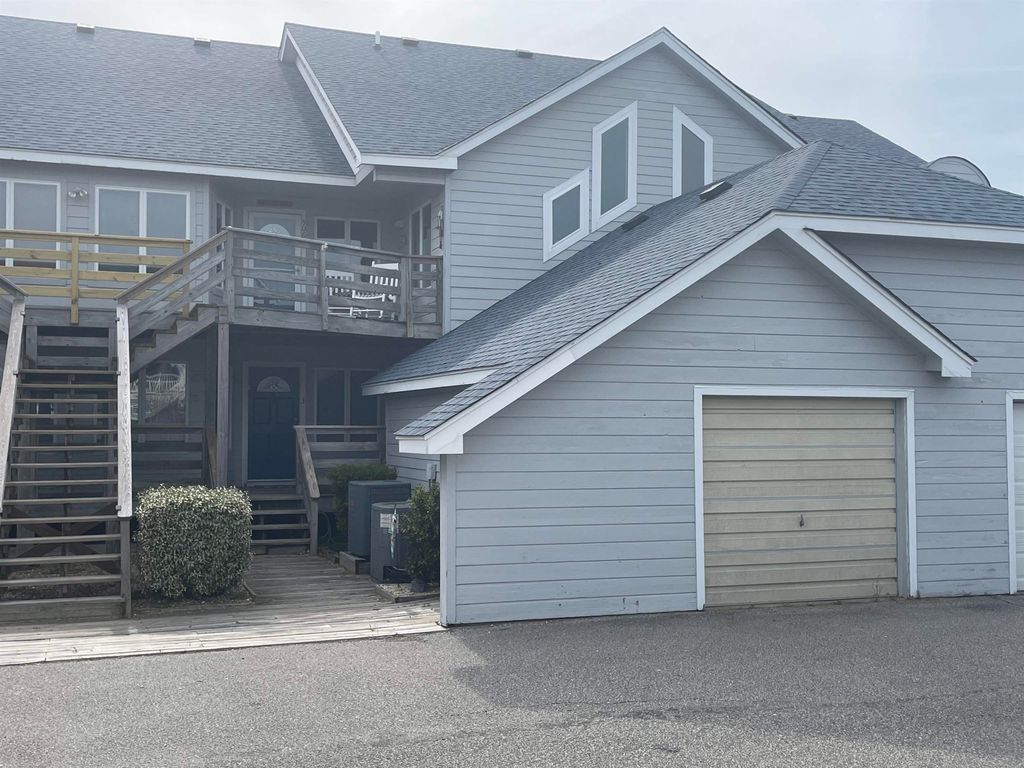 Image 1 of property listing at 126-6 Jay Crest Road Unit 6, Duck, NC 27949