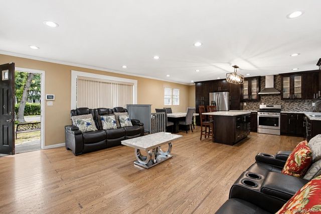 110 Queen Street, Bay Shore, NY 11706