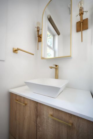 123 Nottinghill Rd 2, Boston, MA 02135