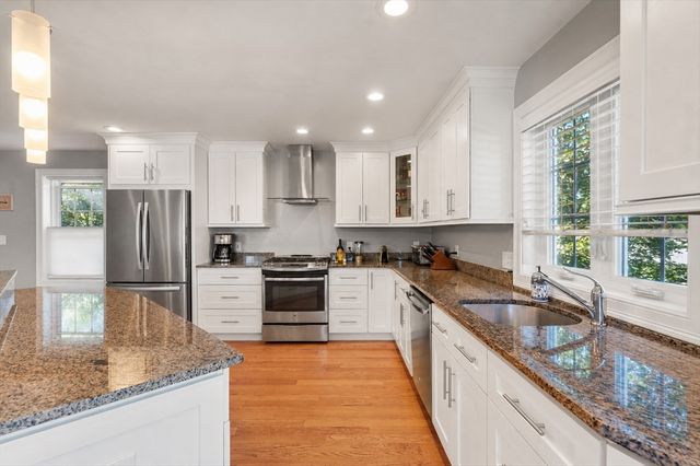 28 Park Ave, Medford, MA 02155