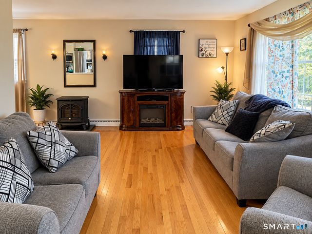 264 Pearl Lake Road, Waterbury, CT 06706