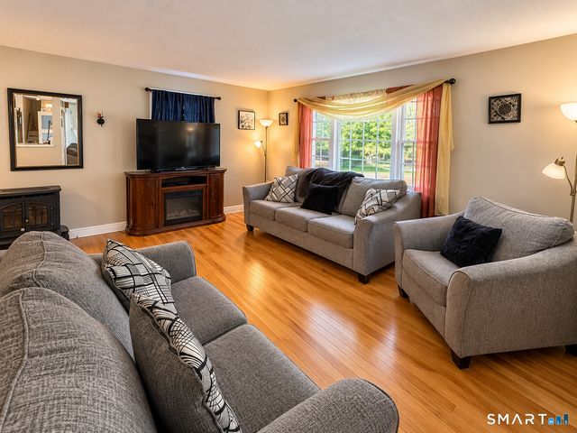 264 Pearl Lake Road, Waterbury, CT 06706