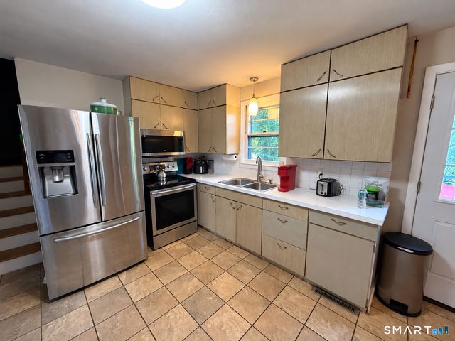 264 Pearl Lake Road, Waterbury, CT 06706