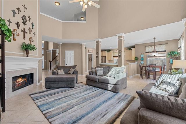 105 Pelican Court, League City, TX 77573