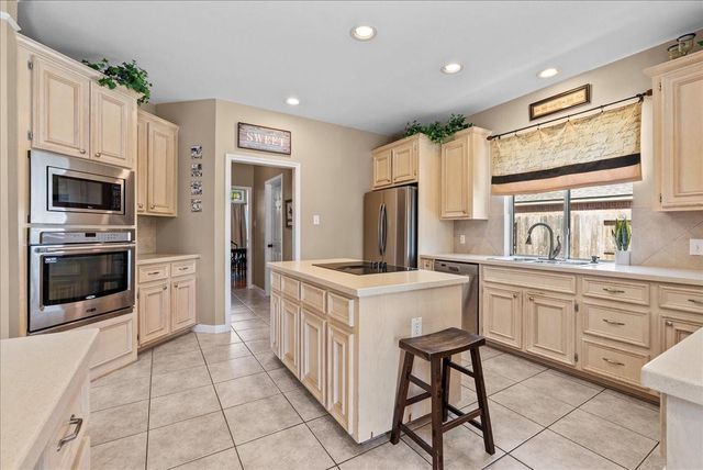 105 Pelican Court, League City, TX 77573