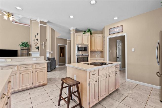 105 Pelican Court, League City, TX 77573