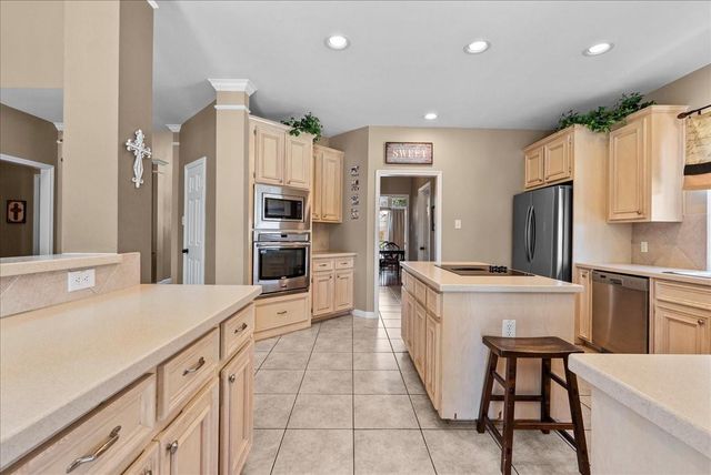 105 Pelican Court, League City, TX 77573