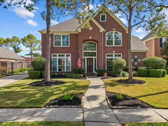 105 Pelican Court, League City, TX 77573