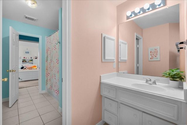 105 Pelican Court, League City, TX 77573