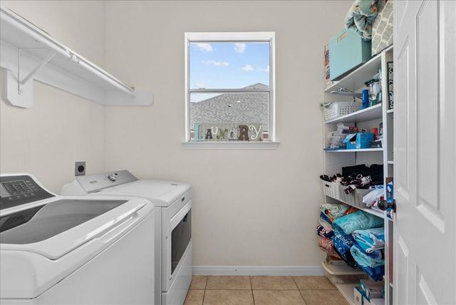 105 Pelican Court, League City, TX 77573