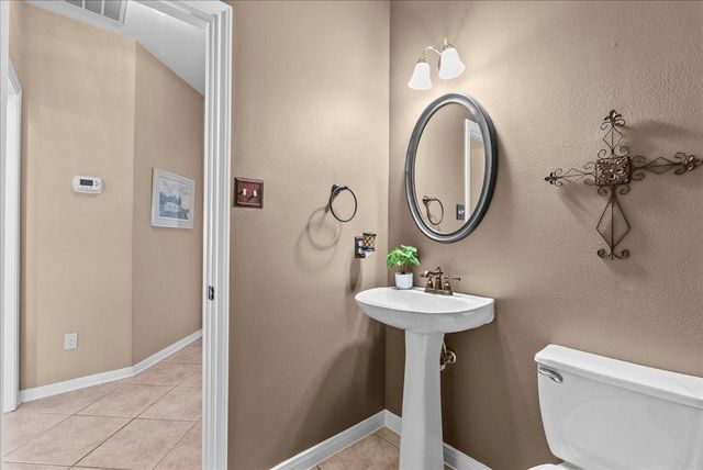 105 Pelican Court, League City, TX 77573