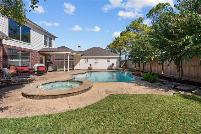 105 Pelican Court, League City, TX 77573