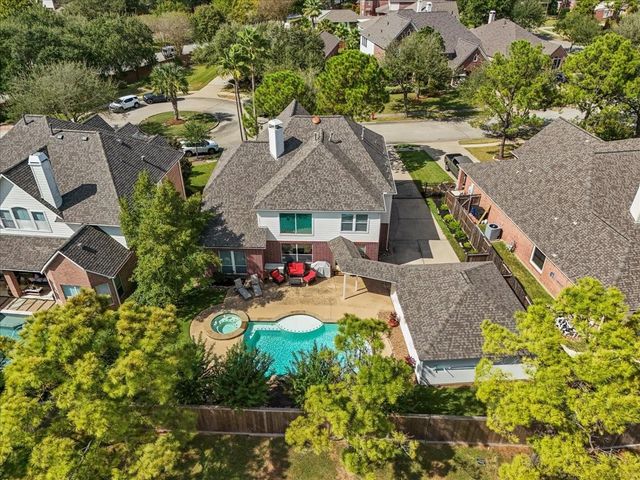 105 Pelican Court, League City, TX 77573