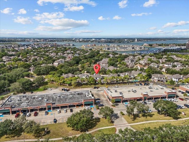 105 Pelican Court, League City, TX 77573