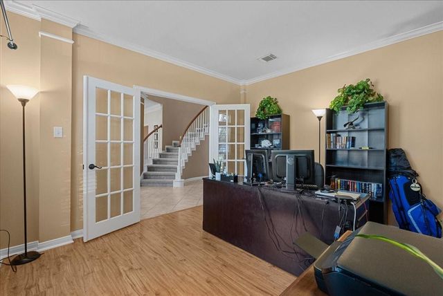 105 Pelican Court, League City, TX 77573