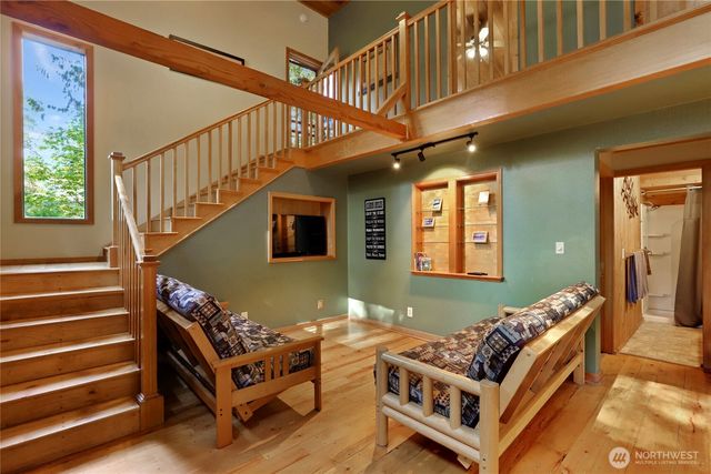 56818 387th Avenue Ct E, Ashford, WA 98304