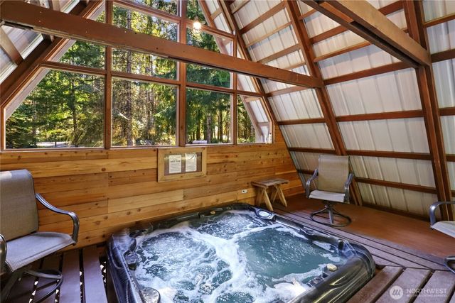 56818 387th Avenue Ct E, Ashford, WA 98304