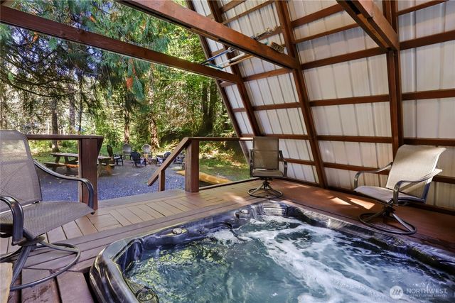 56818 387th Avenue Ct E, Ashford, WA 98304