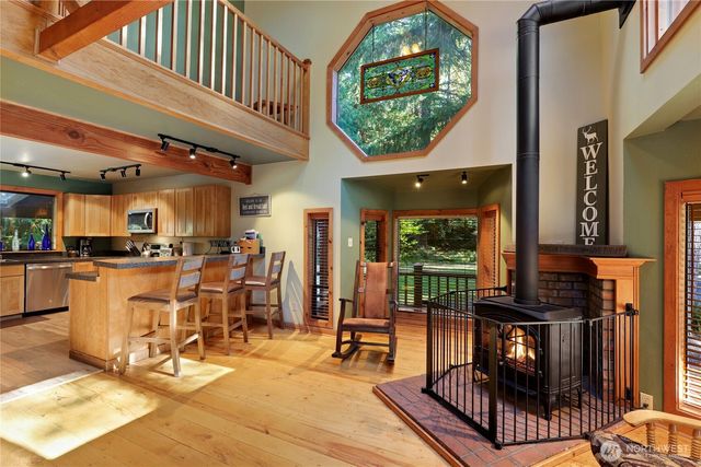 56818 387th Avenue Ct E, Ashford, WA 98304