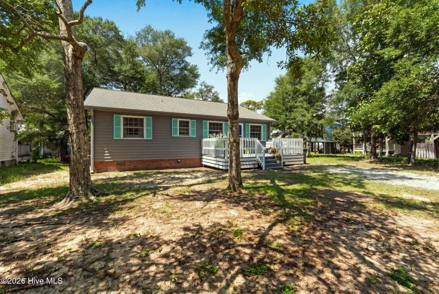101 SE 12th Street, Oak Island, NC 28465