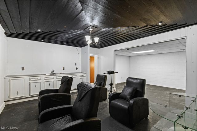 61558 W Central Avenue, Shadyside, OH 43947