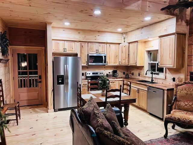 1080 Turkey Creek Boat Dock Rd, Tullahoma, TN 37388