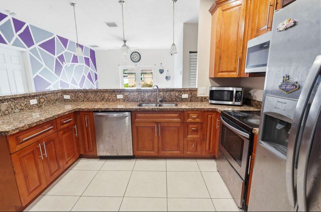 2430 NW 13TH Street, Pompano Beach, FL 33069