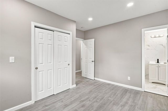 16 West Drive, Bay Shore, NY 11706