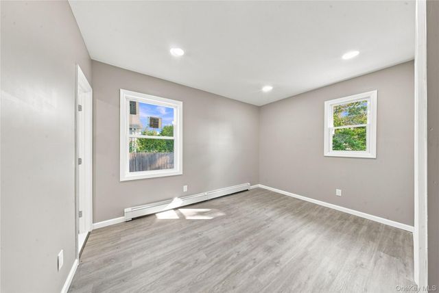 16 West Drive, Bay Shore, NY 11706
