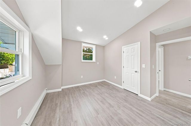 16 West Drive, Bay Shore, NY 11706