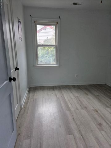 714 Grove ST, Hampton, VA 23664