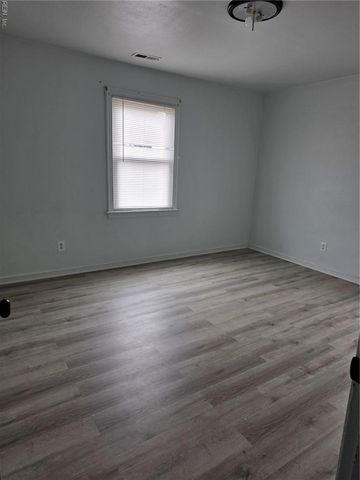 714 Grove ST, Hampton, VA 23664