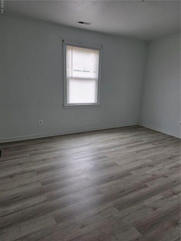 714 Grove ST, Hampton, VA 23664