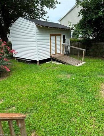 714 Grove ST, Hampton, VA 23664