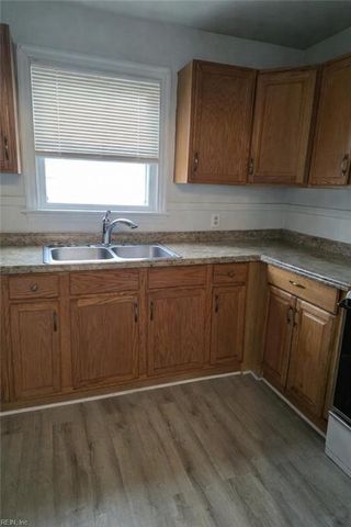 714 Grove ST, Hampton, VA 23664