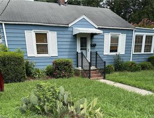 714 Grove ST, Hampton, VA 23664