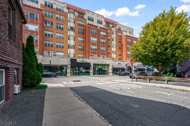 48 S Park St 502, Montclair Twp., NJ 07042