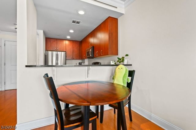 48 S Park St 502, Montclair Twp., NJ 07042